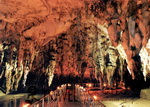 Το Σπήλαιο πηγών Αγγίτη  με μήκος 21 χιλιόμετρα